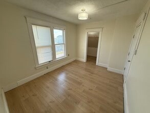 2-912 E 6th St in Muscatine, IA - Building Photo - Building Photo