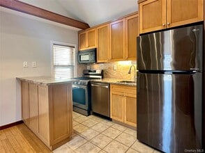 53-56-56 72nd Pl in Queens, NY - Building Photo - Building Photo