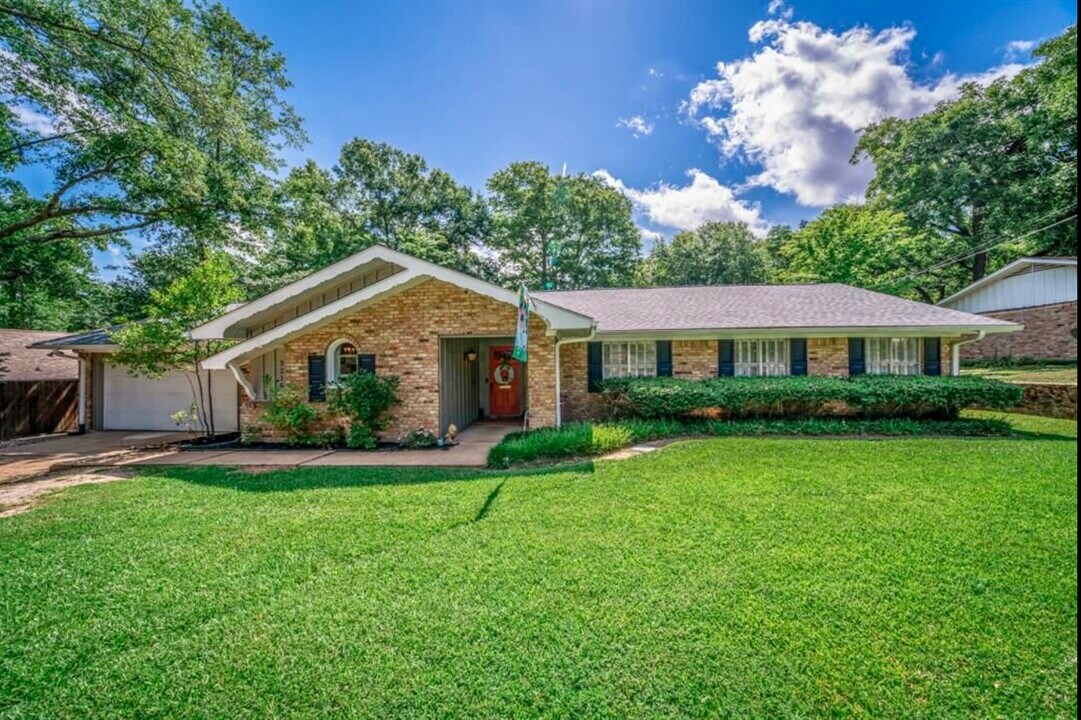 3216 Brookside Dr in Tyler, TX - Building Photo