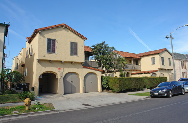 439-447 N Stanley Ave in Los Angeles, CA - Building Photo - Building Photo