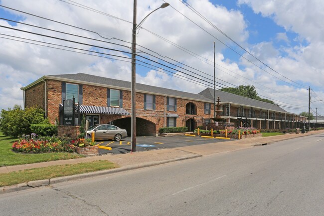 Fountains at Chimney Rock in Houston, TX - Foto de edificio - Building Photo