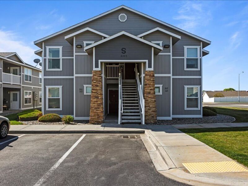 6305S Chapel Hill Blvd in Pasco, WA - Foto de edificio