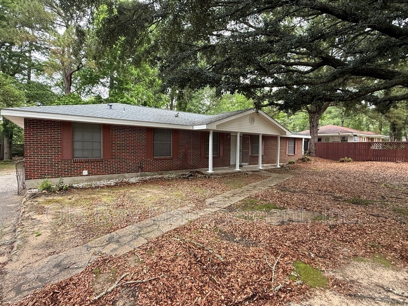 2508 W Daniels Rd in Mobile, AL - Building Photo