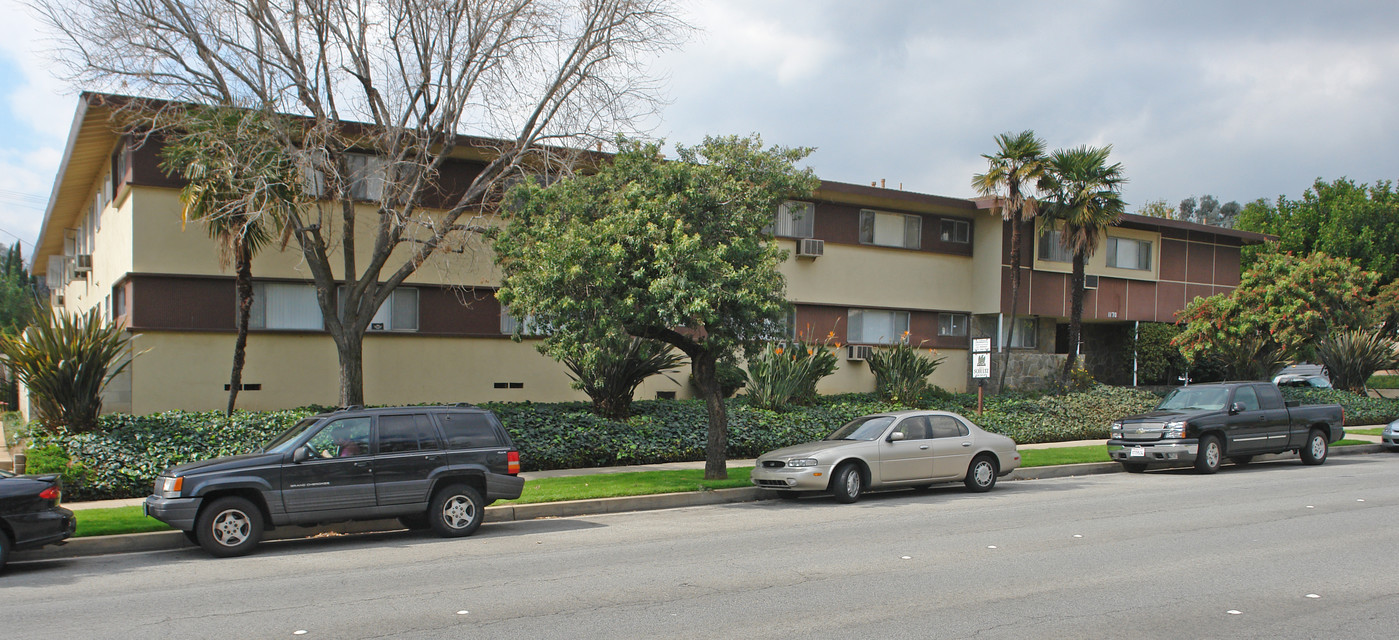 1170 Huntington Dr in South Pasadena, CA - Building Photo