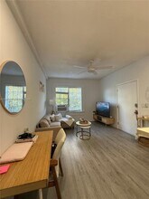 842 Meridian Ave in Miami Beach, FL - Foto de edificio - Building Photo