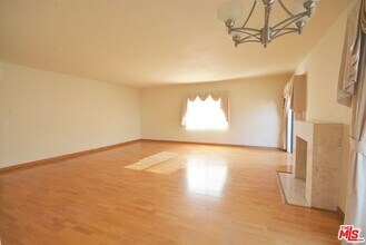 11737 Darlington Ave in Los Angeles, CA - Building Photo - Building Photo