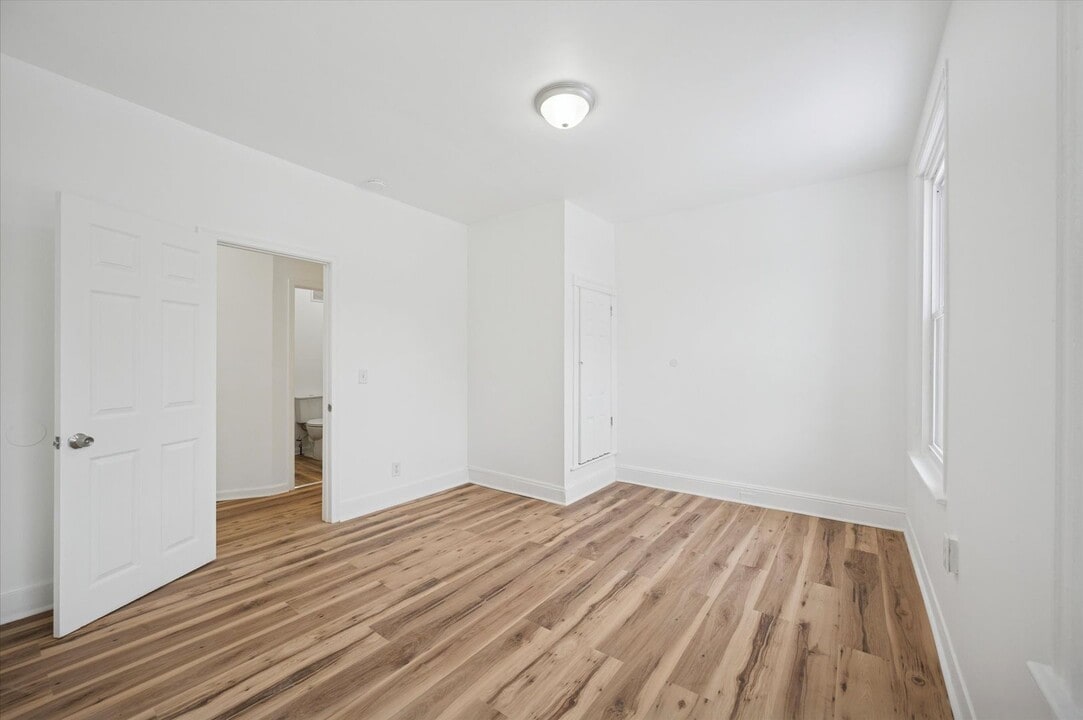 172 E Mayland St in Philadelphia, PA - Building Photo