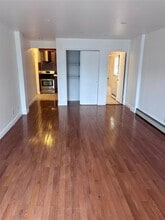 27-16 41st Ave in Queens, NY - Building Photo - Building Photo