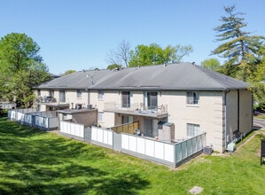 Chateau De Ville in Indianapolis, IN - Building Photo - Building Photo