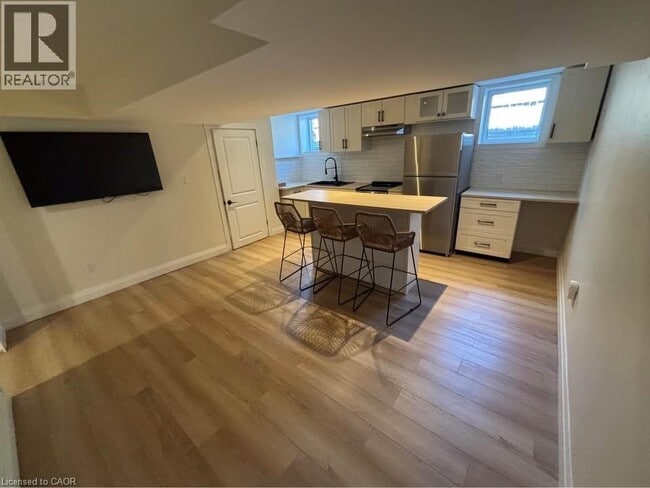 4 Bankfield Cres in Stoney Creek, ON - Building Photo - Building Photo