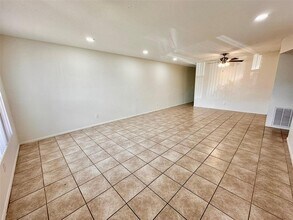 2073 Denmark St, Unit 5 in Clearwater, FL - Building Photo - Building Photo