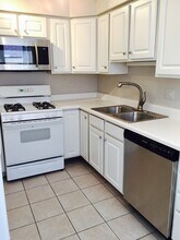 6969 N Ashland Blvd in Chicago, IL - Building Photo - Building Photo