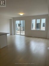 937 Douro St in Stratford, ON - Building Photo - Building Photo