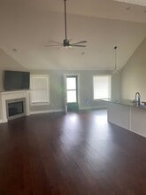 16 White Birch Dr in Jackson, TN - Foto de edificio - Building Photo