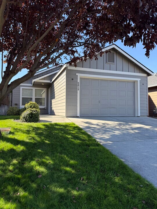 8013 W 6th Ave in Kennewick, WA - Building Photo