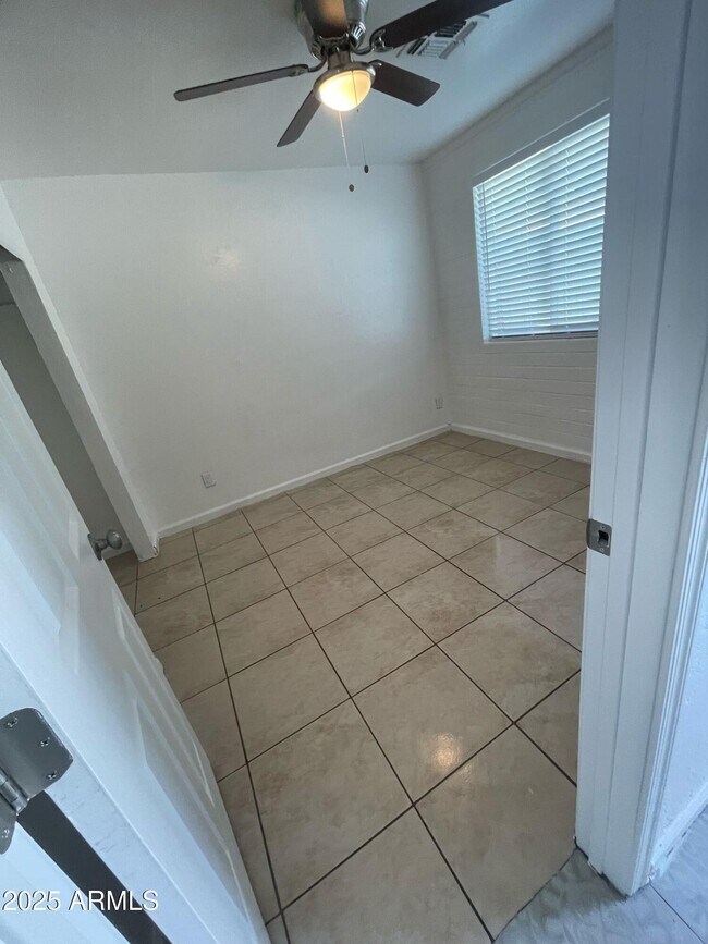 property at 3232 W Jackson St