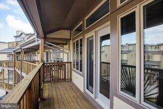 7025 Chesapeake Harbour Dr E in Annapolis, MD - Building Photo - Building Photo