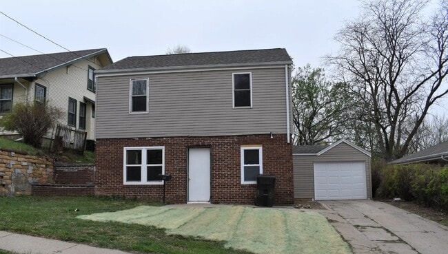 property at 2325 S Clinton St