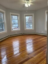 406 Pawtucket Ave, Unit 1st Floor Front in Pawtucket, RI - Building Photo - Building Photo