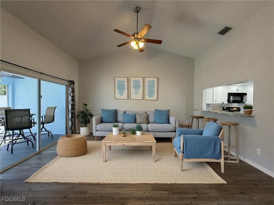 1418 Cape Coral Pkwy W in Cape Coral, FL - Building Photo