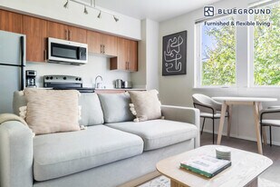 4302 7th Ave NE in Seattle, WA - Building Photo