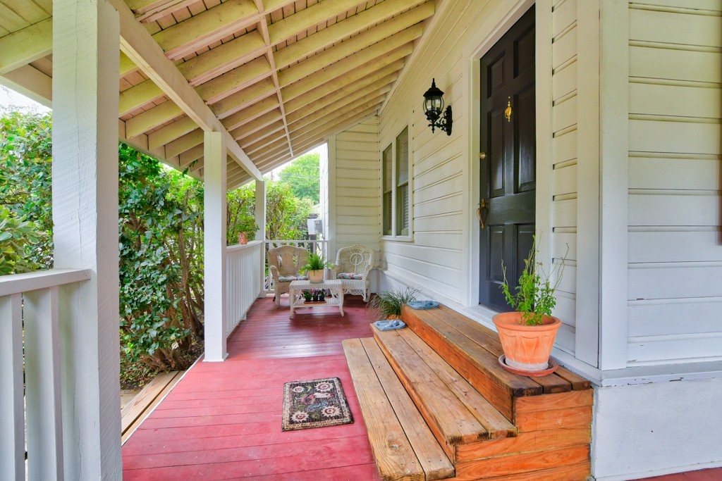 301 Montclair St in Alamo Heights, TX - Foto de edificio