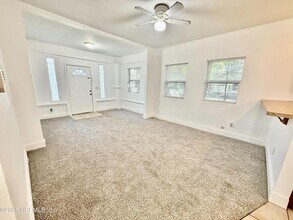 2780 Sunnyside St in Jacksonville, FL - Building Photo - Building Photo