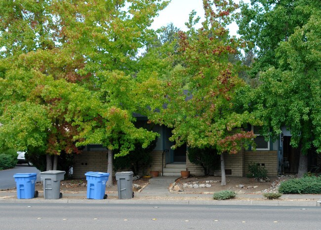 5965 Montecito Blvd in Santa Rosa, CA - Building Photo - Building Photo