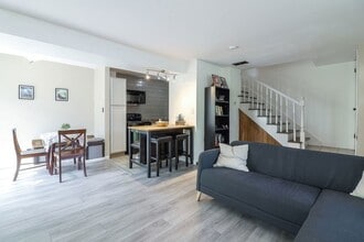 21S S Fernwood Dr in Bolingbrook, IL - Building Photo - Building Photo