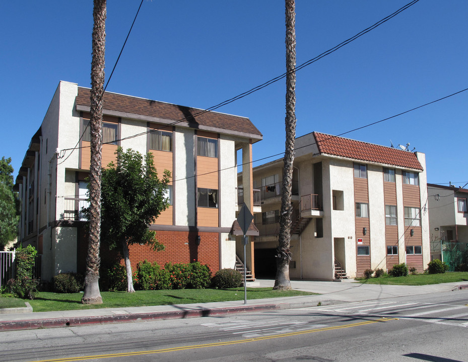 613 E Palmer Ave in Glendale, CA - Foto de edificio