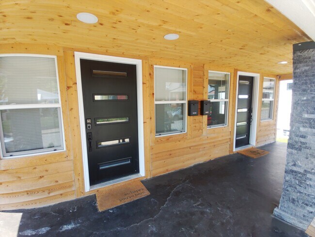 38 Hendricks Pl in Indianapolis, IN - Building Photo - Building Photo
