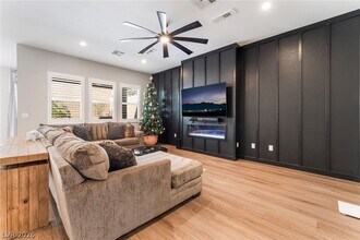 9013 Pinyon Bluff St in Las Vegas, NV - Building Photo - Building Photo