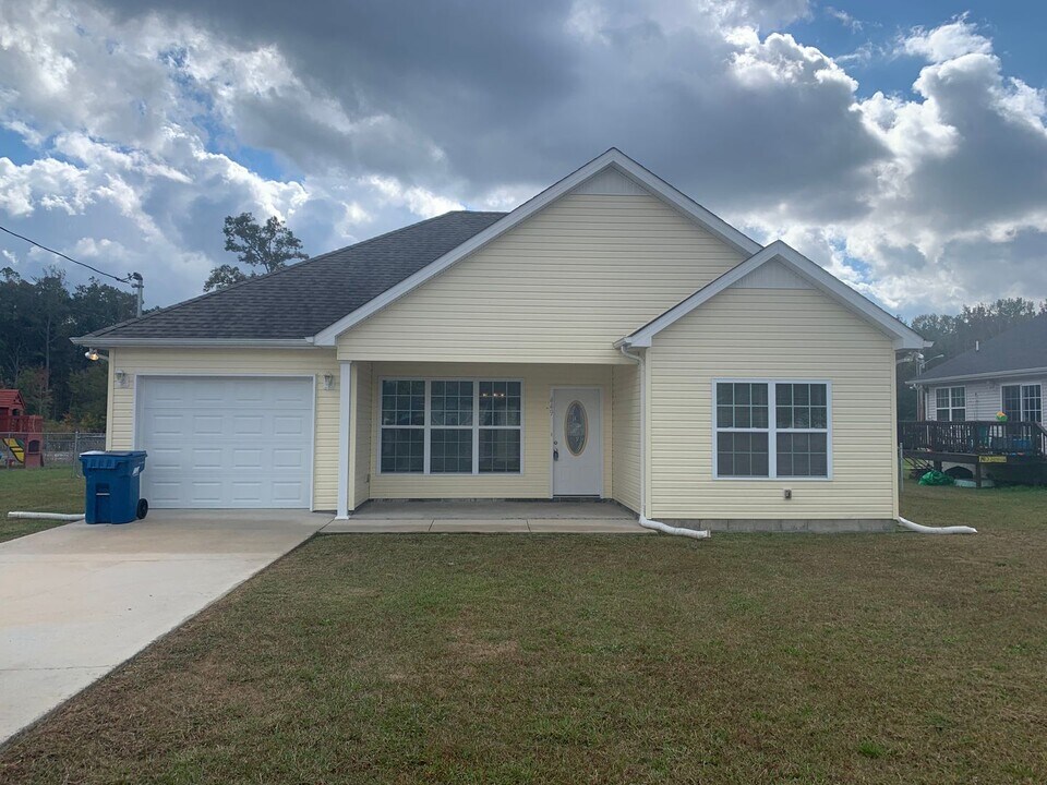 449 John Mark Ct in Manchester, TN - Building Photo