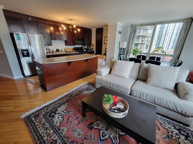 33 W Ontario St, Unit 14A in Chicago, IL - Building Photo - Building Photo