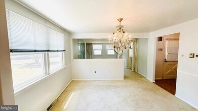 237 5th Ave in Cherry Hill Township, NJ - Foto de edificio - Building Photo