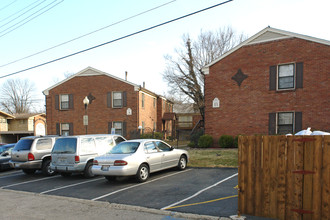 2707 Riedling Dr in Louisville, KY - Building Photo - Building Photo