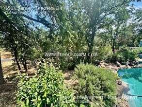 1504 Sierra Gardens Dr in Roseville, CA - Building Photo - Building Photo