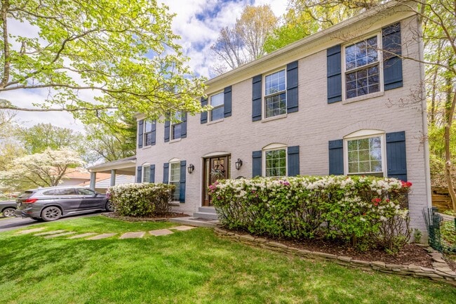 2235 Abbotsford Dr in Vienna, VA - Building Photo - Building Photo