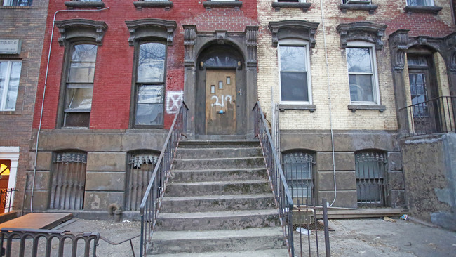 219-221 Rutledge St in Brooklyn, NY - Building Photo - Building Photo