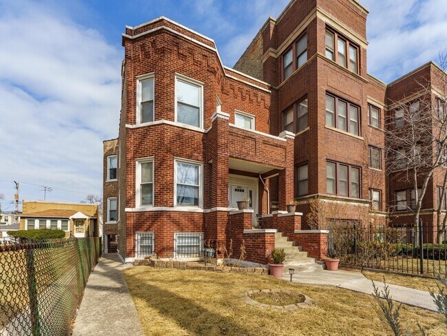4706 W Adams St in Chicago, IL - Building Photo - Building Photo