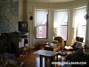 1451 Tremont St in Boston, MA - Building Photo - Building Photo