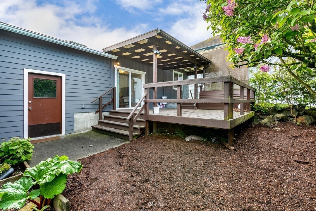 353 NW 89th St, Unit ADU in Seattle, WA - Building Photo