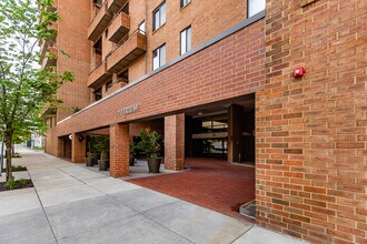 The Atrium in Pittsburgh, PA - Building Photo - Building Photo