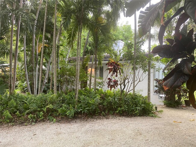 350 Hibiscus Dr in Miami Springs, FL - Building Photo - Building Photo