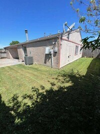 4135 Alief Village Dr photo'