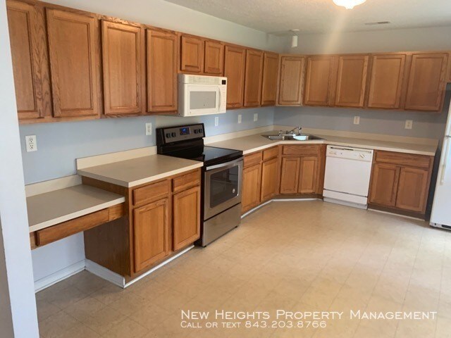 7206 Sweetgrass Blvd in Hanahan, SC - Building Photo - Building Photo