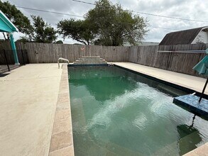 4810 Crepe Myrtle Ln in Pasadena, TX - Building Photo - Building Photo