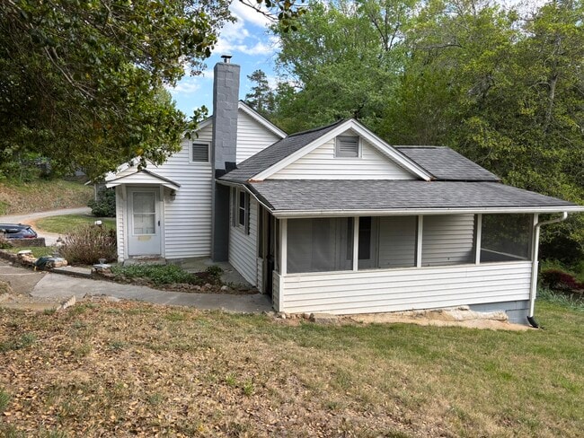 16 Miracle Dr in Asheville, NC - Building Photo - Building Photo