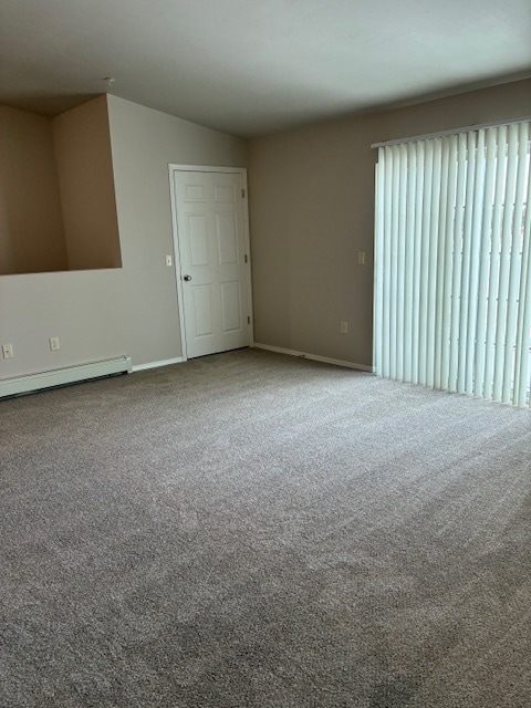 East Village Estates 48 in Clintonville, WI - Foto de edificio - Building Photo