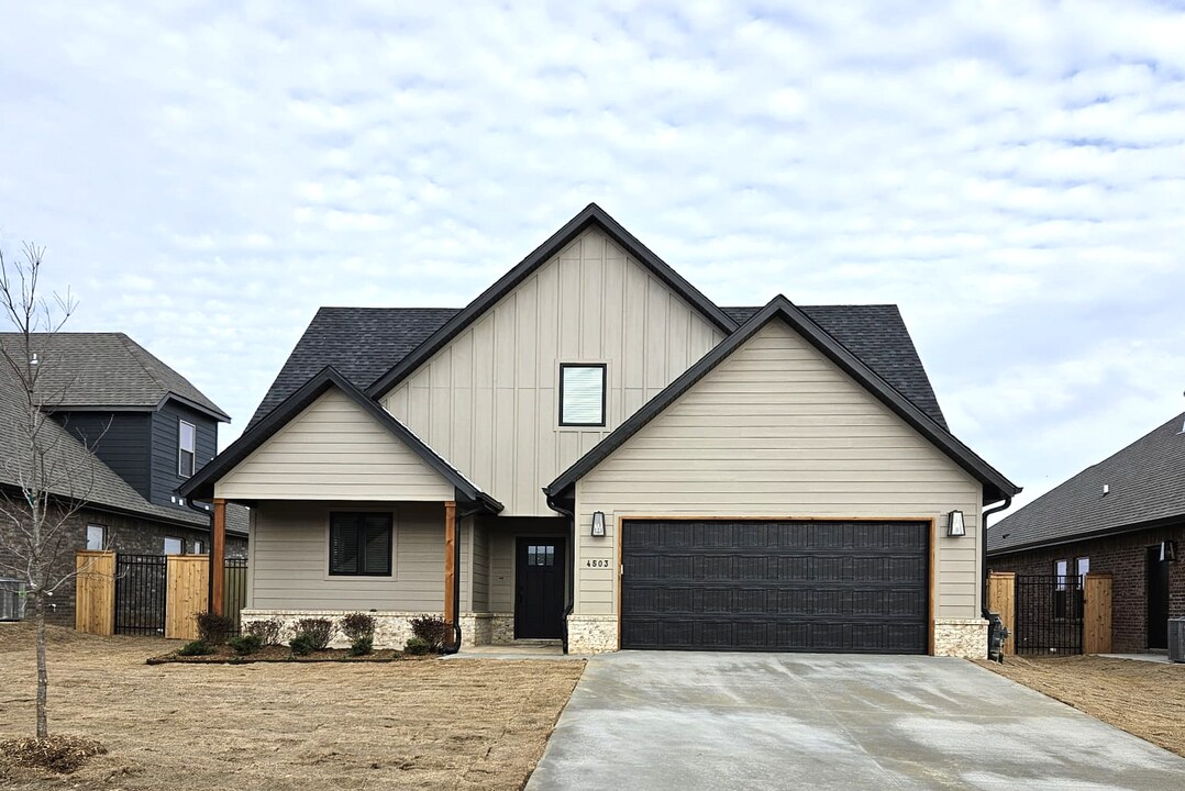 4503 SW Elderwood St in Bentonville, AR - Foto de edificio